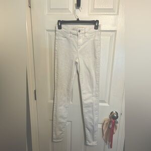 American Eagle White Jeans (Next Level Stretch)